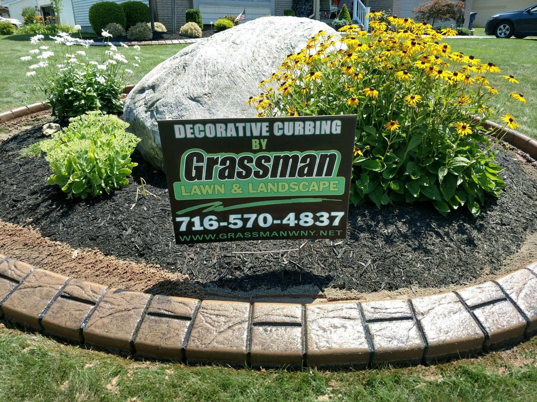 Decorative concrete curbing by Grassman